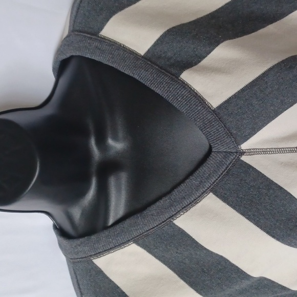 Doe and Rae Chevron Striped sweatshirt, cream & gray, soft, stretchy - Picture 2 of 7